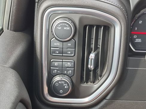 Used 2021 Chevrolet Silverado 1500 LT Trail Boss w/ Bed Protection Package AWD/4WD image 17