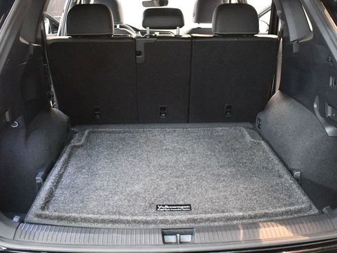 Used 2022 Volkswagen Tiguan SE R-Line image 74