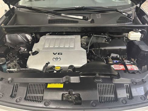 Used 2012 Toyota Highlander FWD image 9