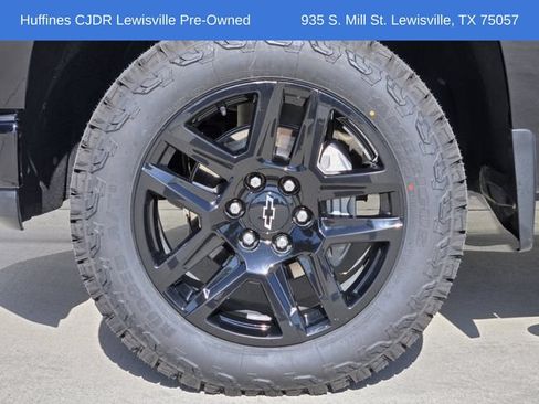 Used 2021 Chevrolet Silverado 1500 LT Trail Boss w/ Bed Protection Package AWD/4WD image 15