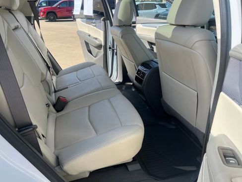 Certified 2024 Cadillac XT5 Premium Luxury w/ LPO, Floor Liner Package image 18