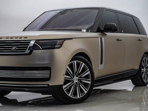 Used 2023 Land Rover Range Rover SV AWD/4WD image 2