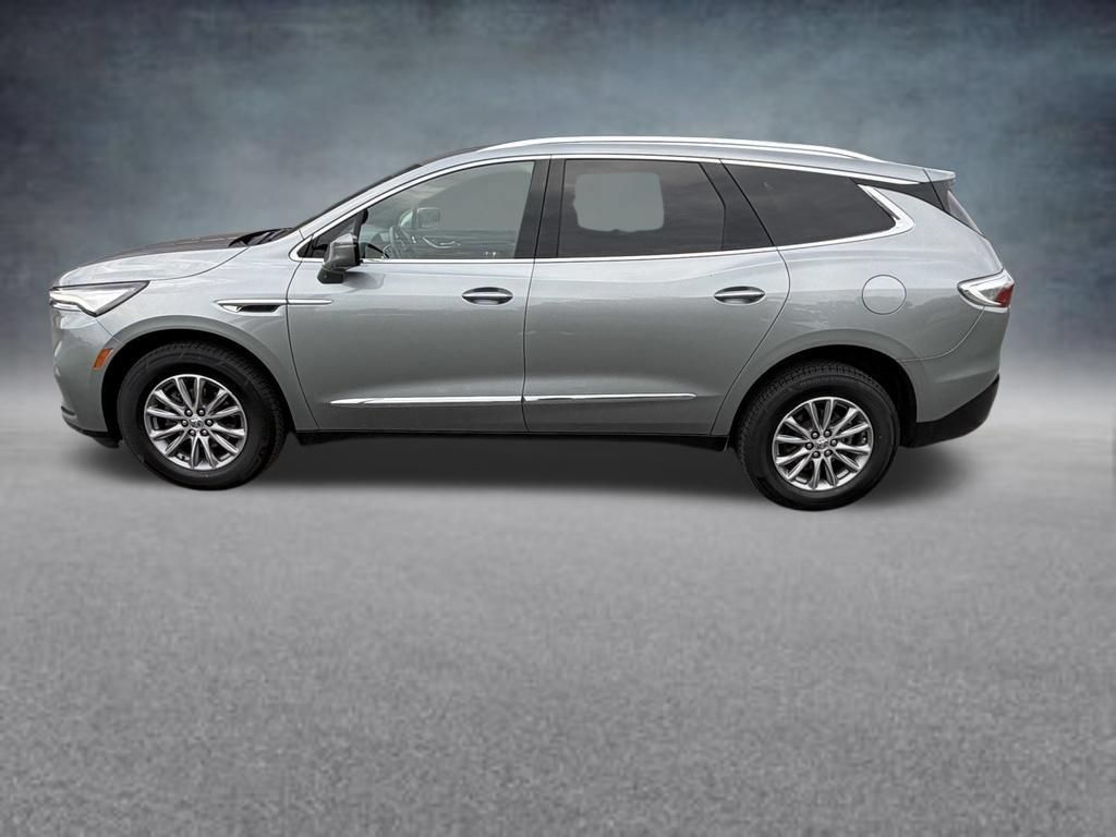 Used 2024 Buick Enclave Essence AWD/4WD image 2