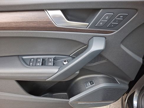 Used 2022 Audi Q5 2.0T Premium Plus image 12