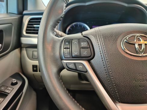 Used 2015 Toyota Highlander XLE AWD/4WD image 13
