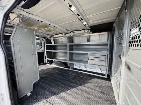 Used 2019 Ford Transit 150 130 Low Roof RWD image 17