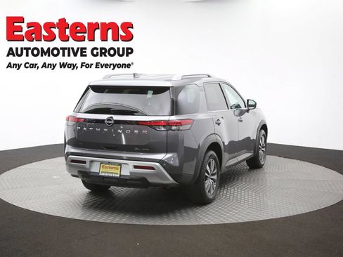 Used 2022 Nissan Pathfinder SL AWD/4WD image 40