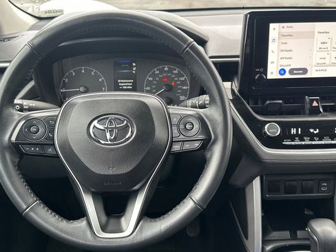 Used 2024 Toyota Corolla Cross LE image 16