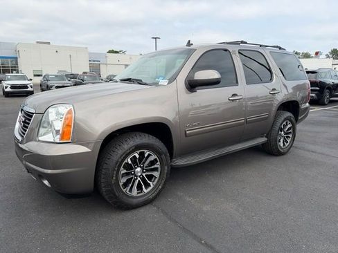 Used 2014 GMC Yukon SLT AWD/4WD image 3