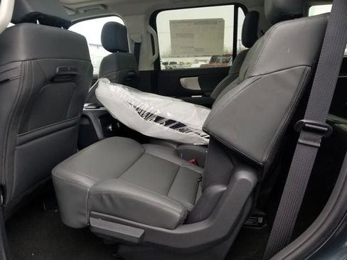 New 2026 Ford Expedition Active image 20