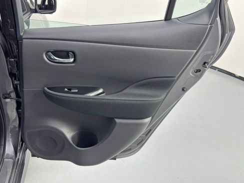 Used 2025 Nissan Leaf SV Plus image 39