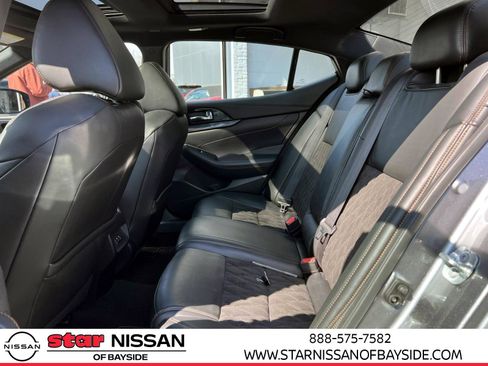 Used 2021 Nissan Maxima SR w/ Sport Mat Group image 11