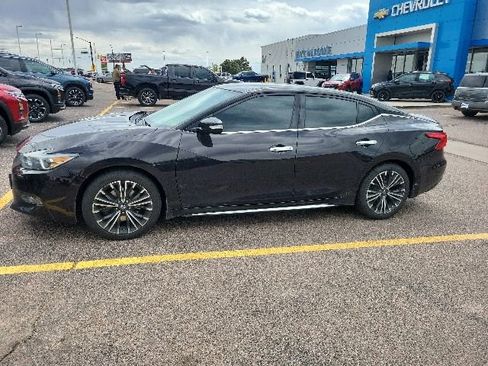 Used 2017 Nissan Maxima 3.5 SV w/ Dynamic Package FWD image 2