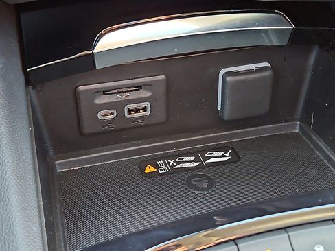 Used 2023 Buick Envision Avenir image 24