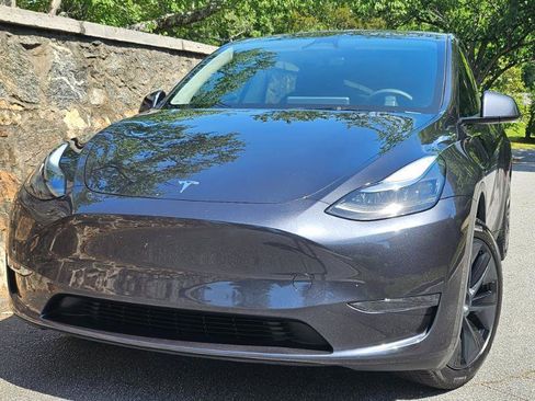 Used 2025 Tesla Model Y Long Range RWD image 71
