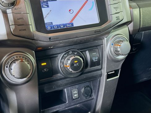 Used 2014 Toyota 4Runner SR5 Premium image 23