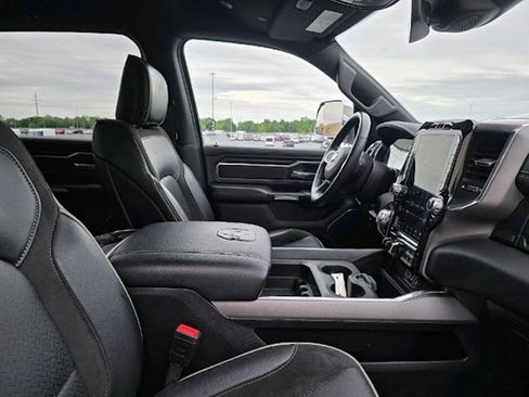 Used 2024 RAM 1500 Laramie AWD/4WD image 16
