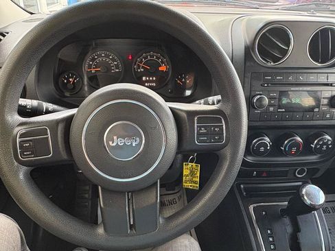Used 2017 Jeep Patriot Sport w/ Power Value Group AWD/4WD image 21