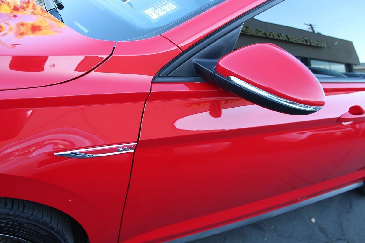 Used 2019 Volkswagen Jetta GLI FWD image 12