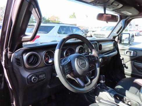 Used 2021 Jeep Wrangler Unlimited Sport image 14