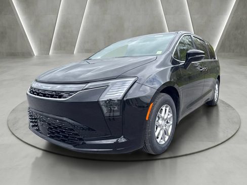New 2027 Chrysler Pacifica Select FWD image 3