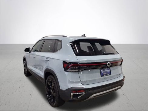 New 2026 Volkswagen Taos SEL AWD/4WD image 10