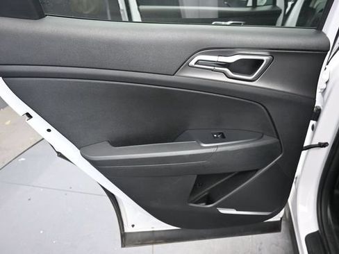 Used 2026 Kia Sportage LX FWD image 13