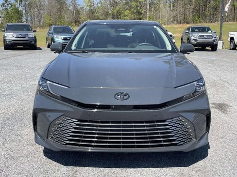 Used 2025 Toyota Camry XLE w/ Premium Plus Package image 6