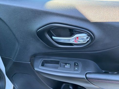 Used 2022 Jeep Cherokee Trailhawk w/ Premium Leather Package image 35