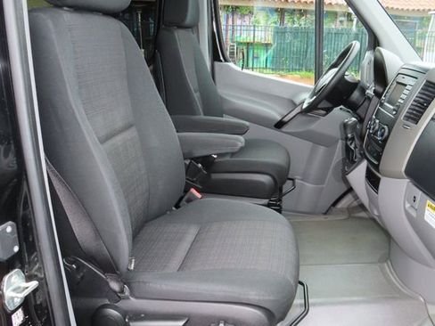 Used 2018 Mercedes-Benz Sprinter 2500 image 4