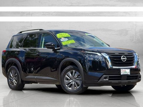 Used 2025 Nissan Pathfinder SV AWD/4WD image 2