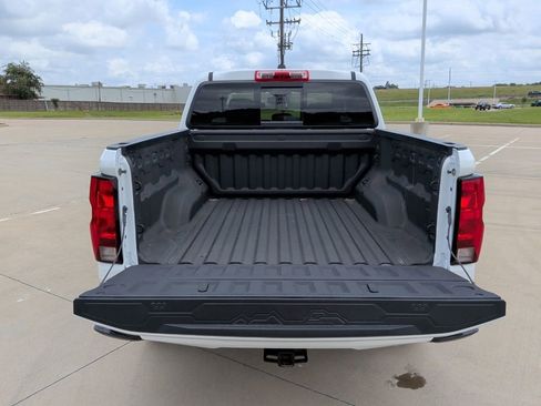 Used 2025 Chevrolet Colorado LT AWD/4WD image 40