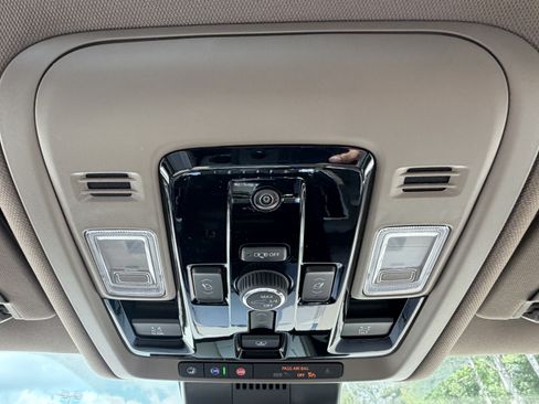 New 2026 GMC Yukon XL Denali w/ Sun & Power Step Package AWD/4WD image 37