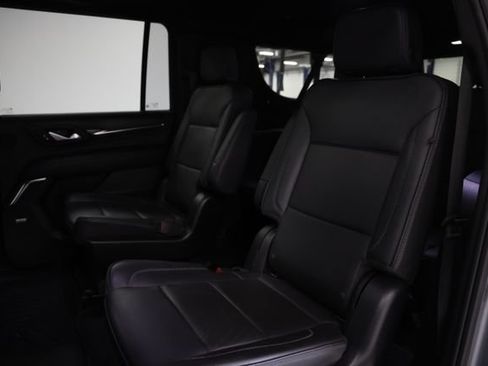 Used 2024 GMC Yukon XL Denali AWD/4WD image 38