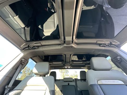 Used 2025 GMC Hummer EV 3X w/ Extreme Off-Road Package image 19