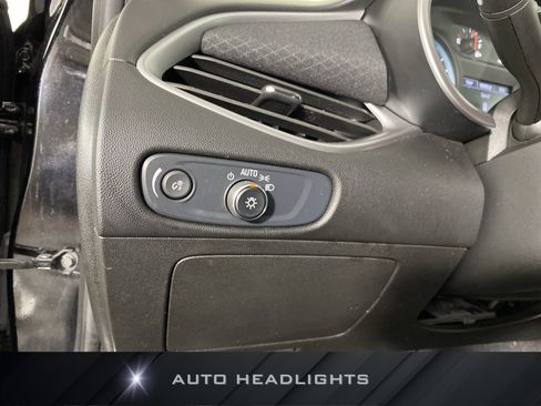 Used 2025 Chevrolet Malibu LT image 24