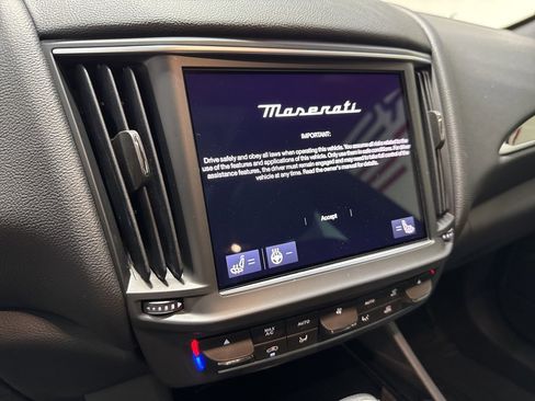 Used 2021 Maserati Levante image 20
