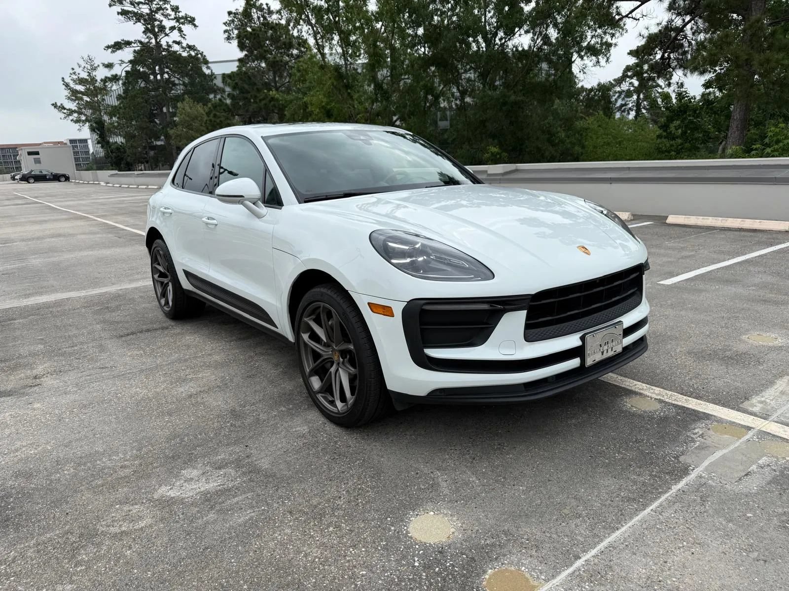 Used 2022 Porsche Macan w/ Premium Package Plus AWD/4WD image 35