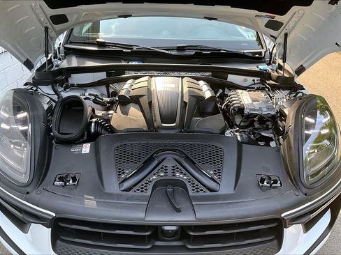 Certified 2026 Porsche Macan S AWD/4WD image 15