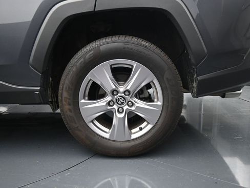 Used 2022 Toyota RAV4 XLE AWD/4WD image 13