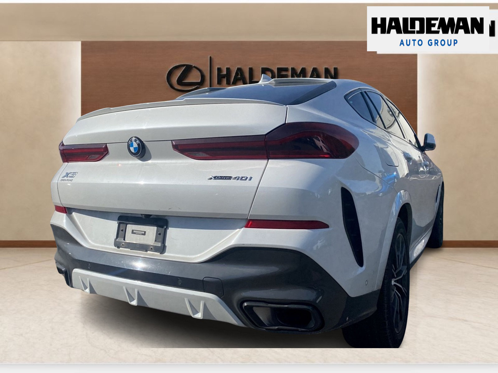 Used 2023 BMW X6 xDrive40i w/ Executive Package AWD/4WD image 4