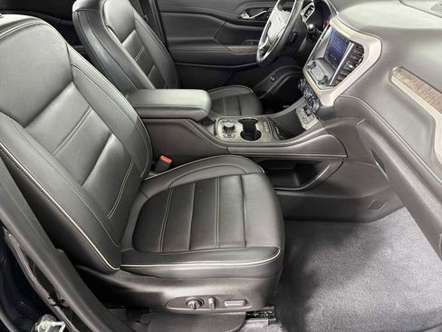 Used 2022 GMC Acadia Denali w/ Denali Ultimate Package image 11