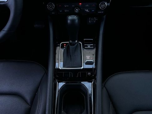 Used 2025 Jeep Compass Limited image 15