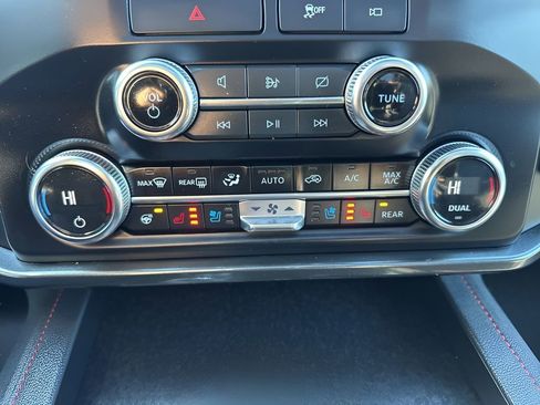 Used 2023 Ford Expedition Limited image 22