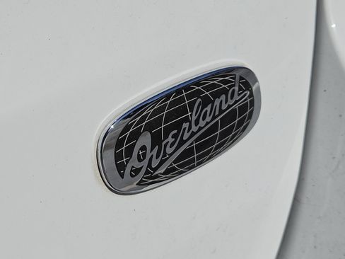 Used 2015 Jeep Grand Cherokee Overland w/ Advanced Technology Group image 14