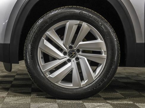 Used 2020 Volkswagen Atlas Cross Sport SE w/ Panoramic Sunroof Package image 20