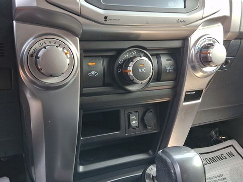 Used 2015 Toyota 4Runner SR5 Premium AWD/4WD image 15