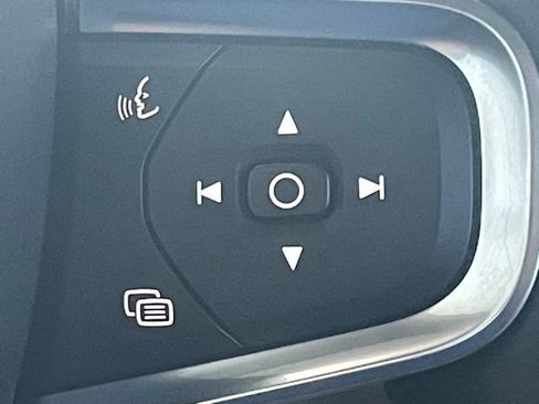 Used 2026 Volvo XC40 B5 Ultra w/ Climate Package image 9