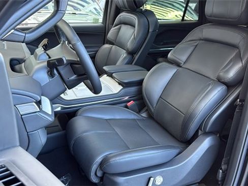 New 2025 Lincoln Navigator Reserve w/ Jet Appearance Package image 24