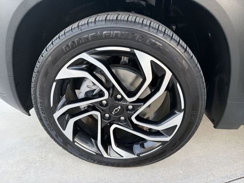 Used 2024 Chevrolet TrailBlazer RS AWD/4WD image 31